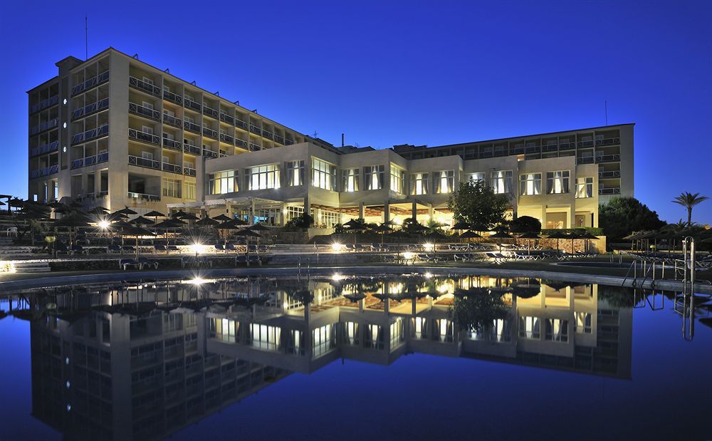 Globales Almirante Farragut Hotel Cala'N Blanes  Exterior photo